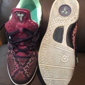 Used .. Kobe Nike Sneakers Still in good condition